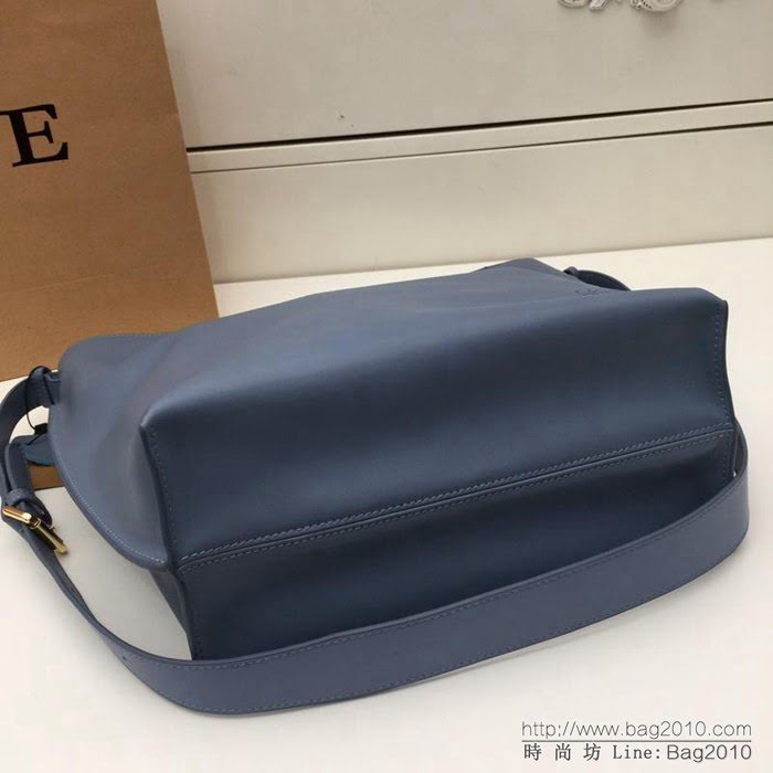 LOEWE羅意威 最新走秀款 原版牛皮 水桶包 內配子母小包 可單肩斜挎 9089  jdl1008